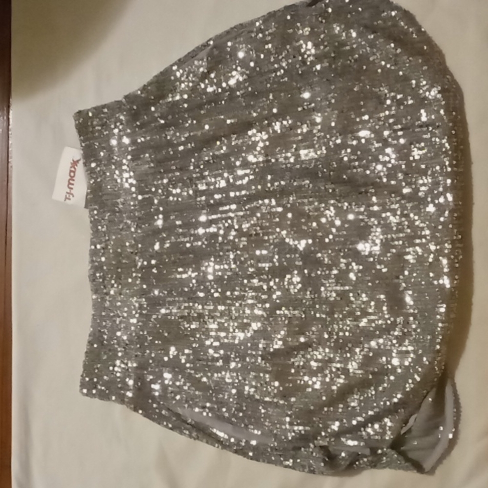 T.J. MAXX Grayish Silver Sequin Skirt, Size: Medium